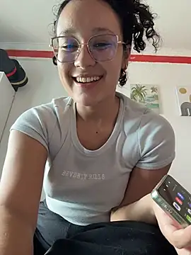 Snapshot of chunn_liioo chatting on July 2026 06:13:02 PM chunn liioo online show from July 2026 06:13:02 PM
