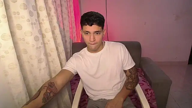 Aangelhot online show from December 2024 11:49:02 PM