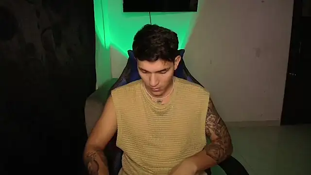 Aangelhot online show from January 2025 01:16:02 AM