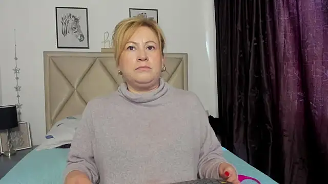 MonyCassius online show from April 2026 12:08:02 PM