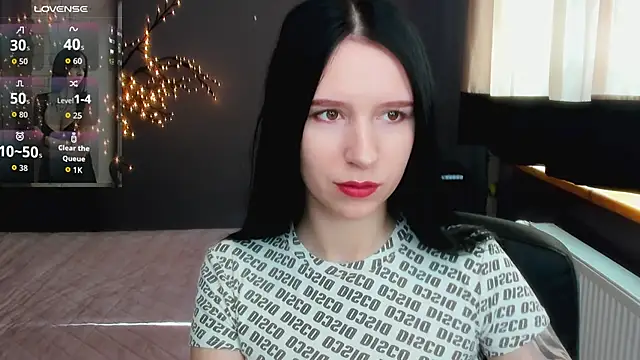 Snapshot of KarolinaBlacks chatting on April 2026 05:21:01 AM KarolinaBlacks online show from April 2026 05:21:01 AM