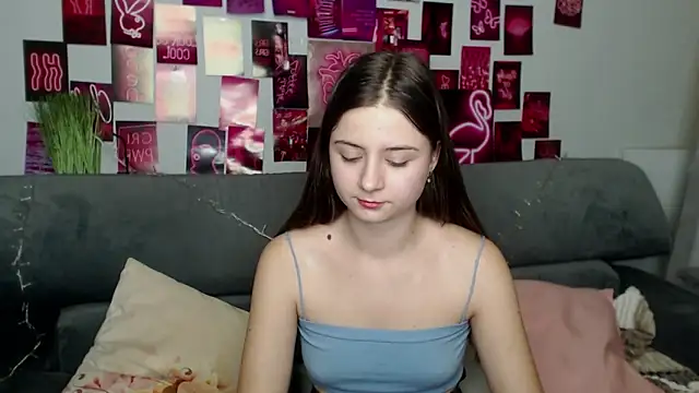 Snapshot of MilanaRoza chatting on October 2025 04:49:02 PM MilanaRoza online show from October 2025 04:49:02 PM
