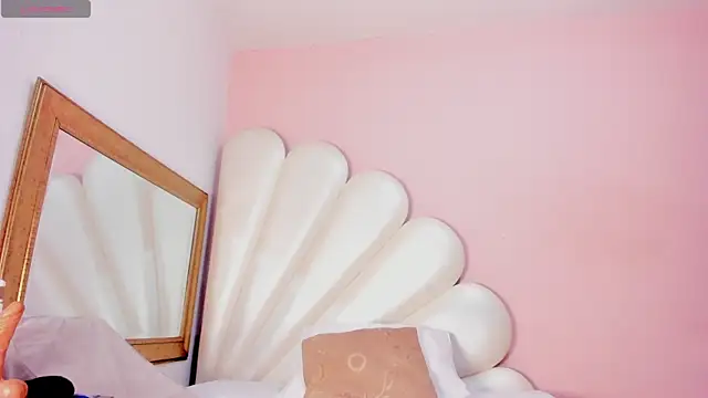 Snapshot of Ally_Parkeer_ chatting on February 2025 06:40:02 PM Ally Parkeer online show from February 2025 06:40:02 PM