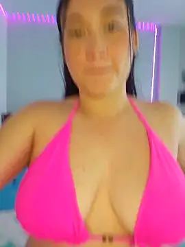 Snapshot of zhara-valencia chatting on May 2026 01:38:02 PM zhara-valencia online show from May 2026 01:38:02 PM