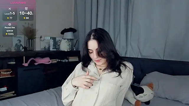 DracosMoon online show from November 2025 07:29:02 AM