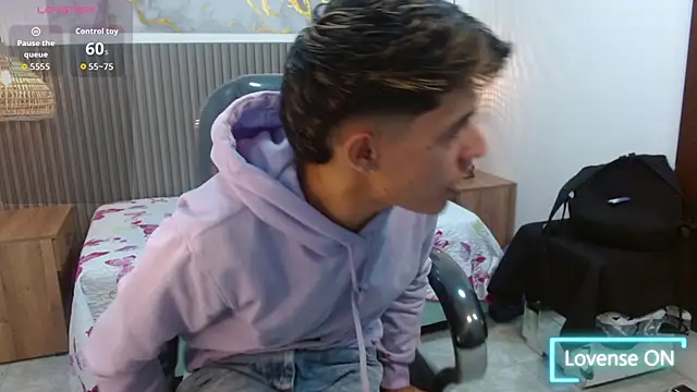 Dyla n18 online show from October 2025 09:45:01 PM