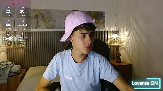 Dyla n18 online show from October 2025 10:07:02 PM