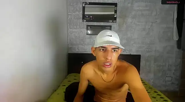 agustin thelondon online show from December 2024 05:29:02 PM