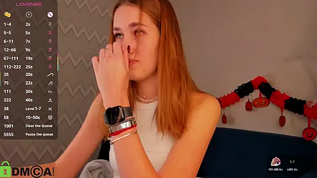 Jennifer Wadee online show from October 2025 11:38:01 PM