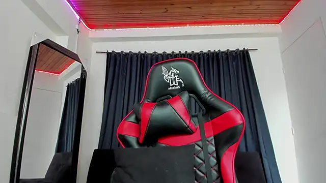 Keyth clement online show from April 2026 07:38:02 PM