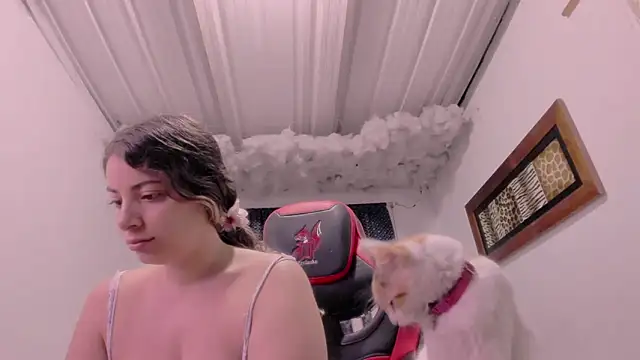 Lauu G online show from September 2025 09:14:01 AM