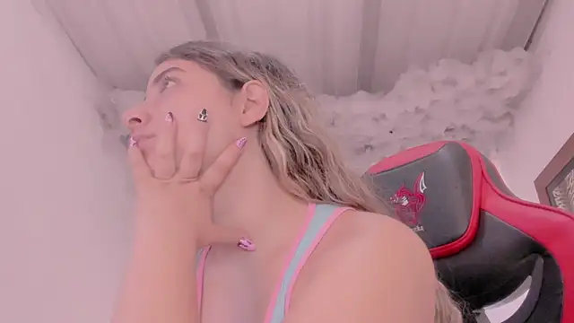 Lauu G online show from October 2025 12:36:02 PM