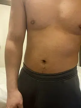 YU-KI00 online show from November 2025 09:23:01 AM