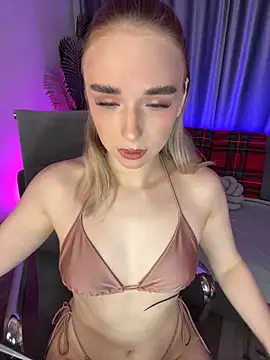 Snapshot of Eva_Millss chatting on December 2024 01:11:02 PM Eva Millss online show from December 2024 01:11:02 PM