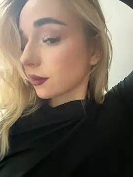 Snapshot of Eva_Millss chatting on December 2024 01:11:02 PM Eva Millss online show from December 2024 01:11:02 PM