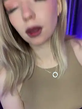 Snapshot of Eva_Millss chatting on January 2025 01:08:02 PM Eva Millss online show from January 2025 01:08:02 PM