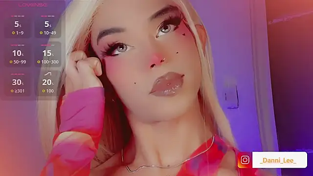 DanniLee  online show from December 2025 11:00:02 PM