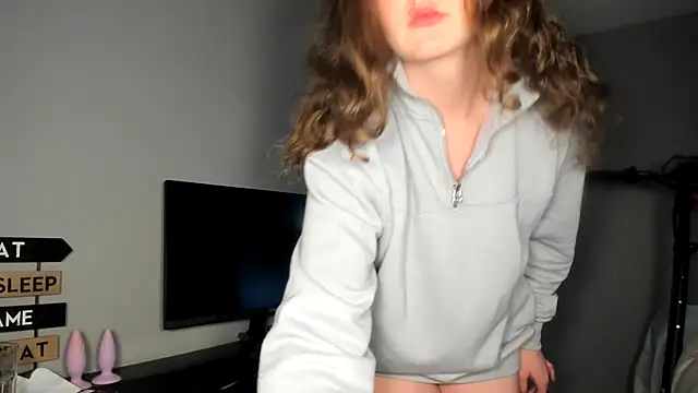 ENGLISHEMILY 69 online show from March 2025 01:08:01 PM