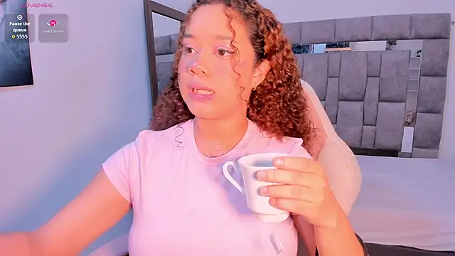 Snapshot of zulyjones chatting on October 2025 12:37:01 PM zulyjones online show from October 2025 12:37:01 PM