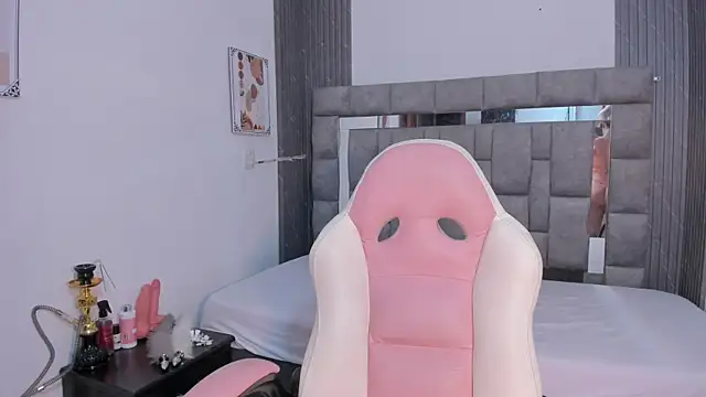 Snapshot of zulyjones chatting on November 2025 11:56:02 AM zulyjones online show from November 2025 11:56:02 AM