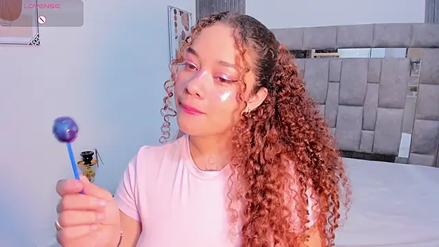 Snapshot of zulyjones chatting on November 2025 02:17:02 PM zulyjones online show from November 2025 02:17:02 PM