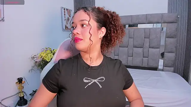 Snapshot of zulyjones chatting on November 2025 01:04:02 PM zulyjones online show from November 2025 01:04:02 PM