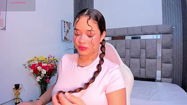 Snapshot of zulyjones chatting on November 2025 12:49:01 PM zulyjones online show from November 2025 12:49:01 PM