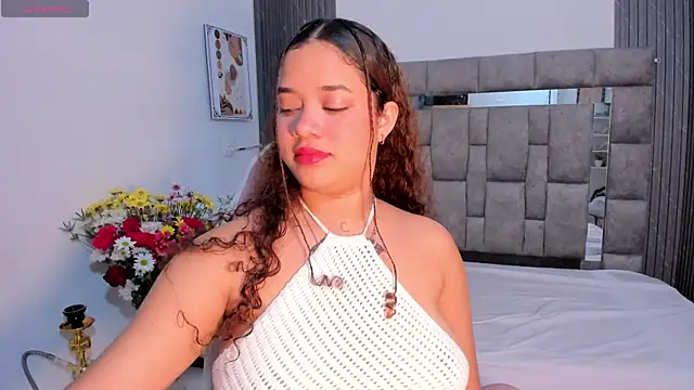 Snapshot of zulyjones chatting on November 2025 12:48:01 PM zulyjones online show from November 2025 12:48:01 PM