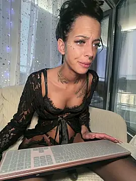 Snapshot of mrs_skinny_goddess chatting on May 2026 04:33:01 PM mrs skinny goddess online show from May 2026 04:33:01 PM