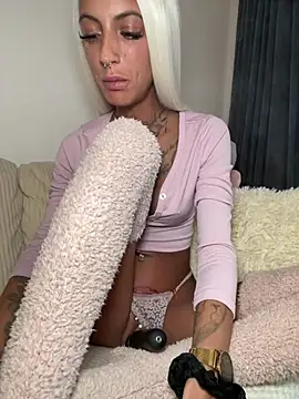 Snapshot of mrs_skinny_goddess chatting on May 2026 04:58:02 PM mrs skinny goddess online show from May 2026 04:58:02 PM