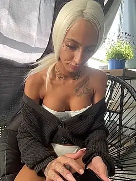 Snapshot of mrs_skinny_goddess chatting on May 2026 11:05:01 AM mrs skinny goddess online show from May 2026 11:05:01 AM