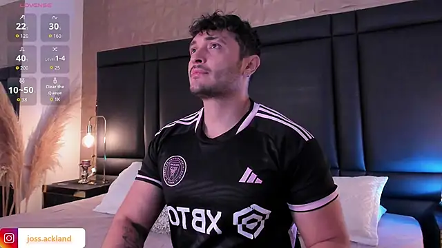 JossAckland online show from November 2025 07:24:02 PM