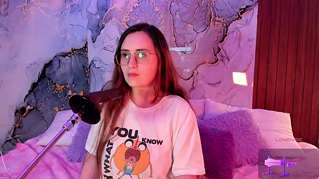 centaurigirl online show from December 2025 03:03:01 AM