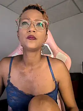 Amaliu  online show from October 2025 03:43:01 PM