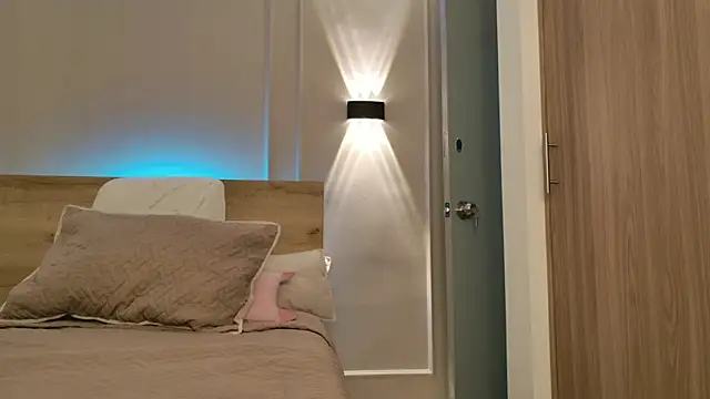 agussaenz online show from April 2026 11:35:02 PM