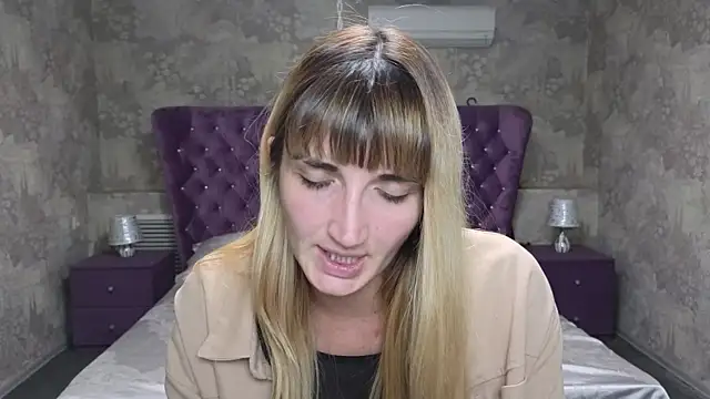 Nika Kitten online show from October 2025 07:00:01 PM