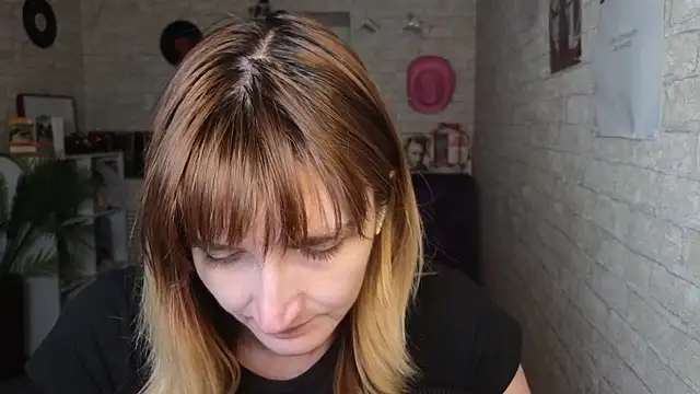 Nika Kitten online show from April 2026 11:35:01 AM