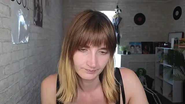 Snapshot of Nika_Kitten chatting on May 2026 11:07:01 AM Nika Kitten online show from May 2026 11:07:01 AM