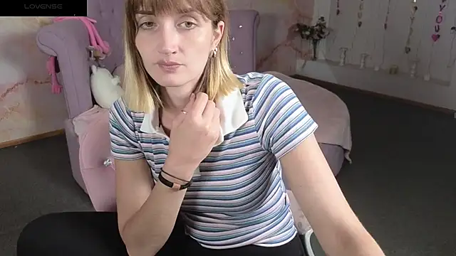 Snapshot of Nika_Kitten chatting on June 2026 06:30:01 AM Nika Kitten online show from June 2026 06:30:01 AM