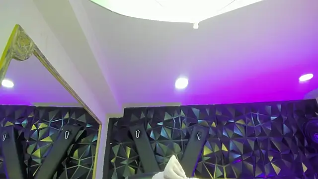 AlliceRosero online show from March 2026 05:02:02 AM