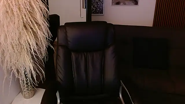 crimson tati  online show from December 2024 05:28:02 AM