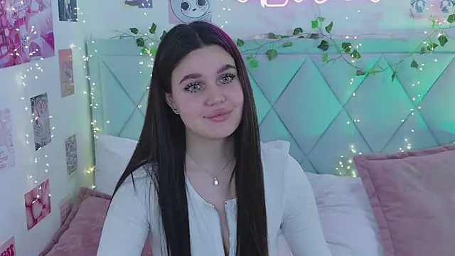 Snapshot of RihannaRose chatting on January 2025 10:50:01 PM RihannaRose online show from January 2025 10:50:01 PM