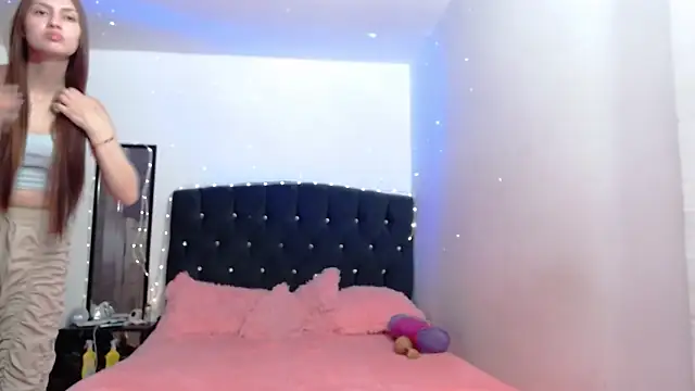 holy juli online show from March 2026 03:33:01 AM