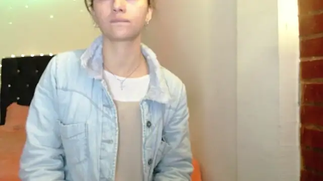 holy juli online show from March 2026 03:56:01 AM