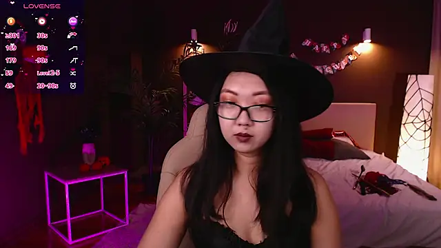 Marine Vact online show from October 2025 02:07:01 PM