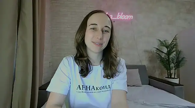 Anika bloom online show from February 2025 04:14:02 AM