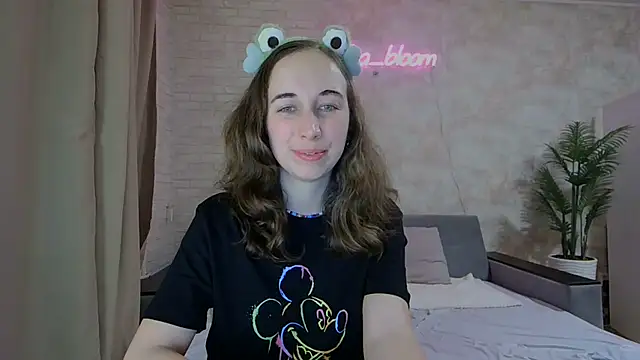 Anika bloom online show from February 2025 08:10:02 PM