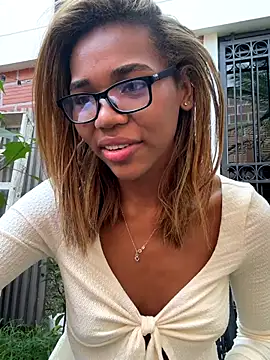 Lily Miiller online show from December 2025 07:07:02 PM