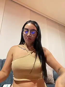 Nickiiiii online show from March 2025 12:00:02 AM