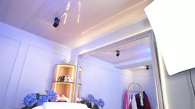 elasummer online show from April 2026 12:54:01 PM